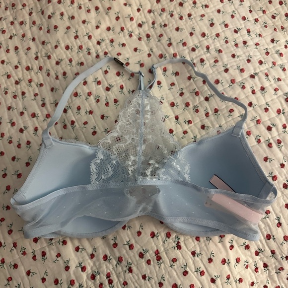 Victoria’s Secret Lingerie Bra NWT - Picture 2 of 4